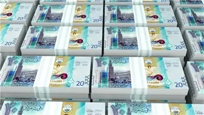 تباين أسعار الدينار الكويتي أمام الجنيه المصري اليوم الاثنين