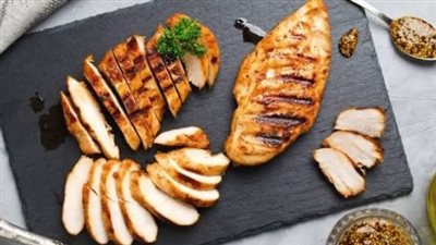 طريقة عمل «صدور الفراخ الباردة» البديل الصحي للانشون