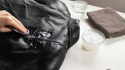 نصائح مهمة لتنظيف «الملابس الجلدية» مع بداية الشتاء