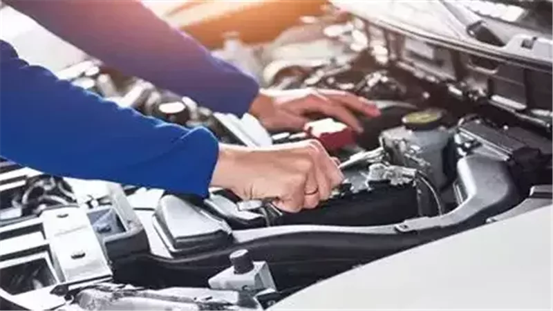 فحص محرك السيارة