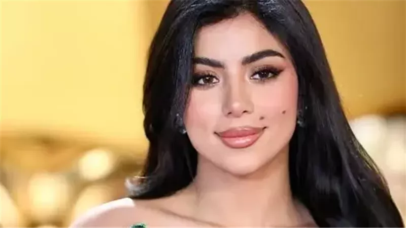 كارولين عزمي