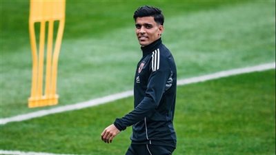 تفاصيل غياب أشرف بن شرقي عن تدريب الأهلي اليوم