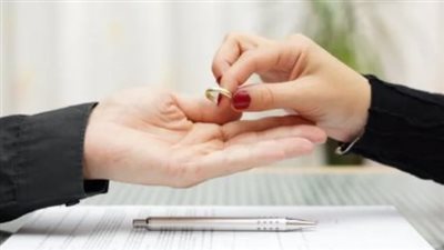 حكم قول أنتي طالق مزاحا للزوجة.. الإفتاء ترد