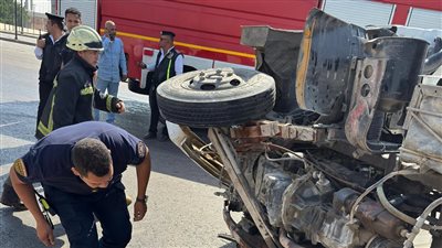 لحظات مرعبة لحادث انقلاب سيارة نقل بمدينة نصر