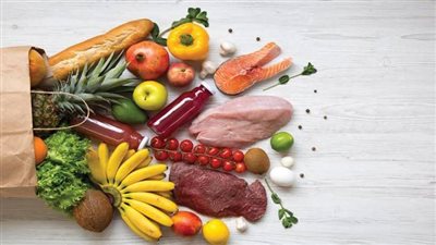 أطعمة تقوي المناعة لــ«مصابي كورونا» وأخرى تجنبها