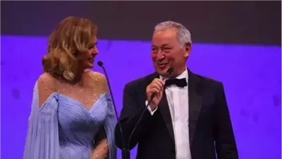 الفن والإنسانية يجمعان يسرا وسميح ساويرس لدعم المكفوفات