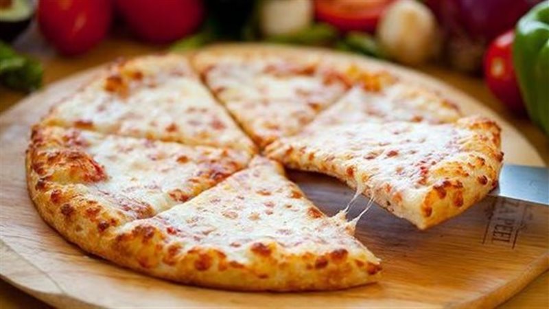 بيتزا الجبنة القريش
