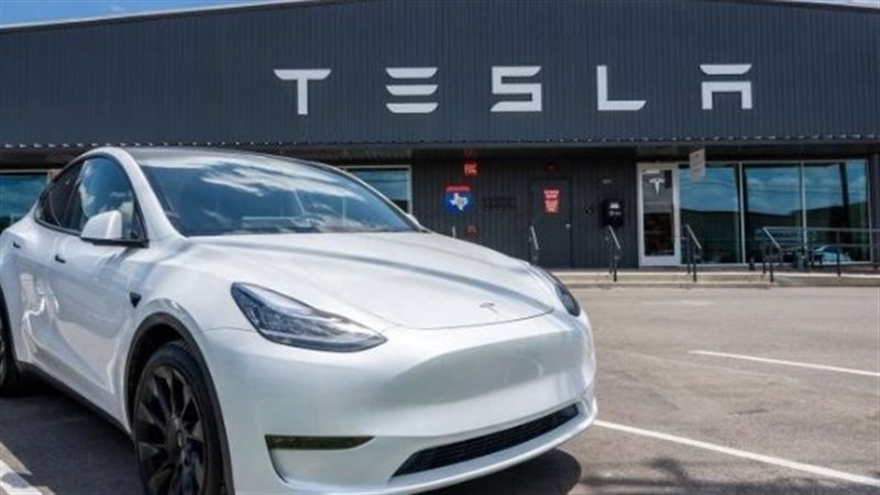 سيارة تسلا الكهربائية