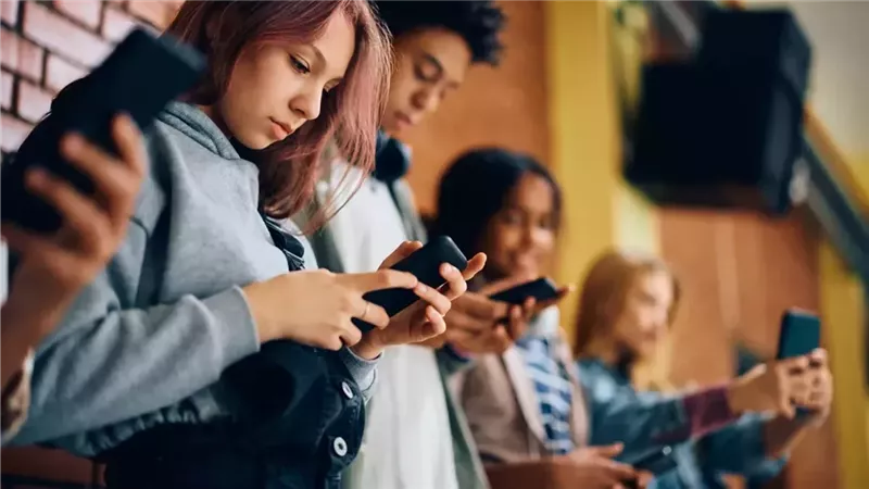 إدمان السوشيال ميديا