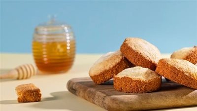 طريقة عمل بسكوت العسل الصحي لوجبات المدرسة