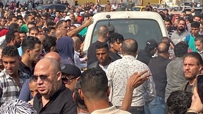 وصول جثمان إسماعيل الليثي لمسجد ناصر وسط حضور فني كبير