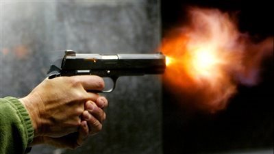 صراع على الأراضي.. إصابة شخص بطلق ناري في مشاجرة عنيفة