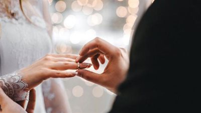 حكم زواج الأرملة دون إذن والديها.. أمين الفتوى يوضح