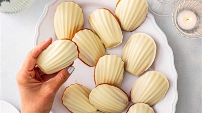 أسهل طرق عمل كيك مادلين الفرنسي بالمكونات المضبوطة