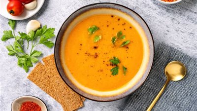 طريقة عمل شوربة العدس بالكريمة لجو الشتاء البارد