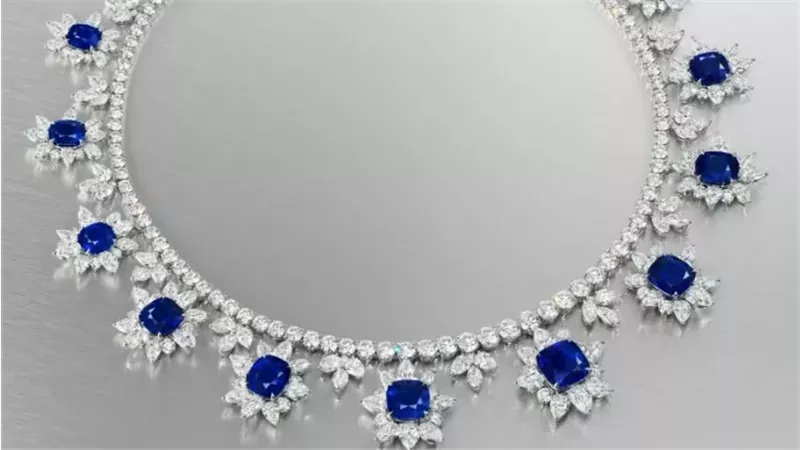 قلادة من الياقوت