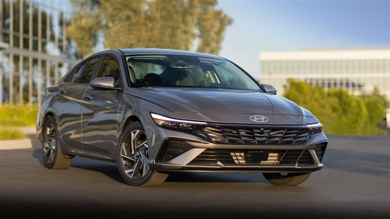 هيونداي إلنترا