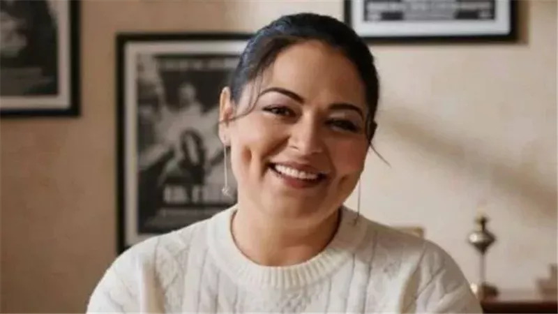  نيفين مندور