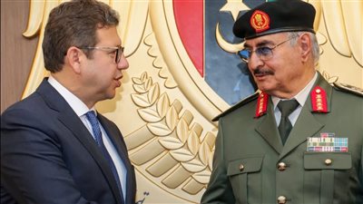 «حفتـر» يستقبل رئيس المخابرات العامة المصرية في بنغازي