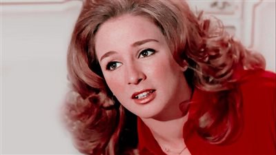 زهرة السينما التي لم تذبل.. في عيد ميلاد نجلاء فتحي