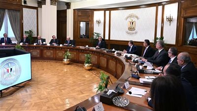 «اقتصاد الحرب على طاولة الحكومة».. اجتماع لتحديث خطط مواجهة الأزمة العالمية