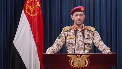 جماعة الحوثي تعلن استهداف مواقع عسكرية إسرائيلية بالصواريخ والمسيّرات