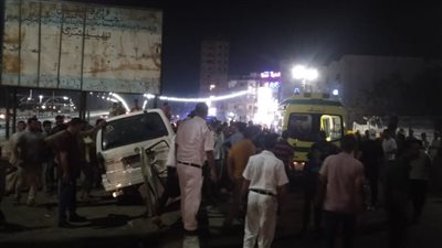 «حادث مروع في أسيوط».. إصابة 6 أشخاص بتصادم سيارتي ميكروباص