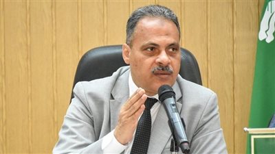 الأجهزة التنفيذية تشن حملة مكبرة للقضاء على ظاهرة «نباشي القمامة» بمدينة الزقازيق