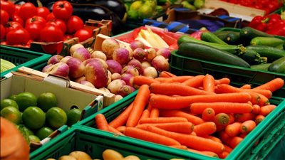 أسعار الخضروات والفاكهة بالأسواق اليوم الإثنين 22-6-2026