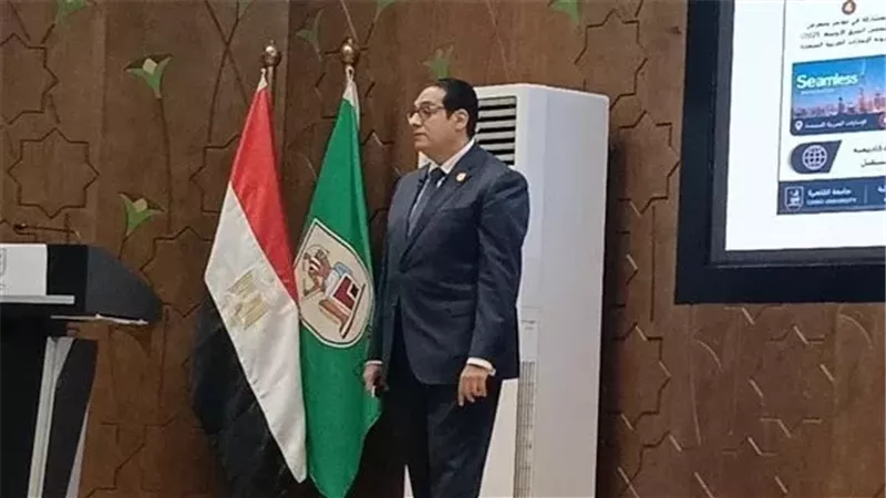 محمد سامي عبد الصادق رئيس جامعة القاهرة
